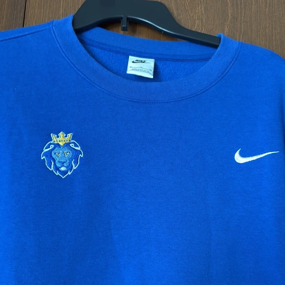 Nike Crewneck Sweatshirt. Royal Blue Crowned Lion Logo. XL EUC
